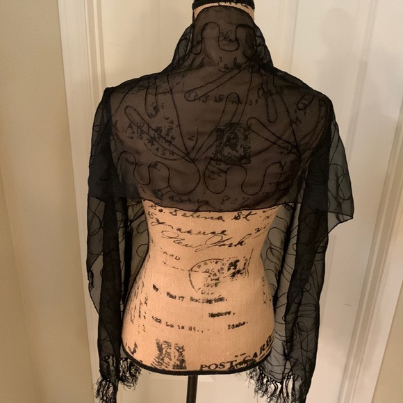 Women’s Scarf - Picture 4 of 7